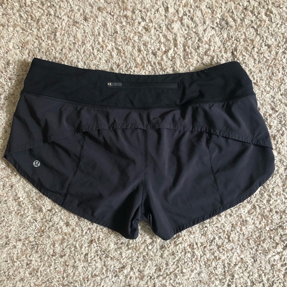 Lululemon 6 Black Speed Up Shorts 2.5”